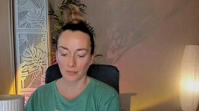 RebeccaMartinez online show from February 17, 6:44 am