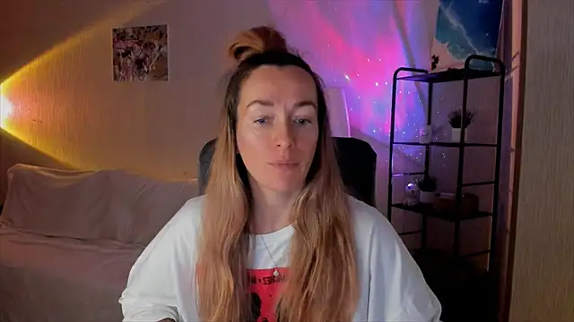 RebeccaMartinez online show from December 19, 10:17 am