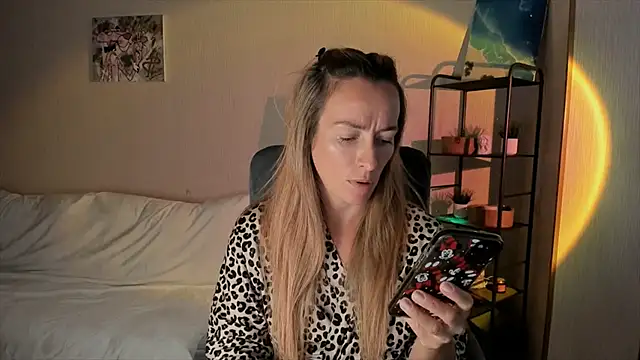 Snapshot of RebeccaMartinez chatting on September 27, 7:25 am RebeccaMartinez online show from September 27, 7:25 am
