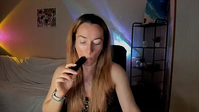 Snapshot of RebeccaMartinez chatting on November 23, 6:56 am RebeccaMartinez online show from November 23, 6:56 am