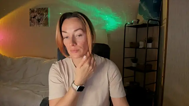 Snapshot of RebeccaMartinez chatting on November 7, 8:30 am RebeccaMartinez online show from November 7, 8:30 am