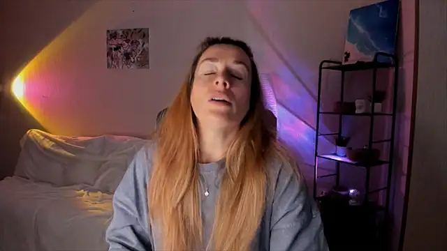 Snapshot of RebeccaMartinez chatting on October 26, 11:10 am RebeccaMartinez online show from October 26, 11:10 am