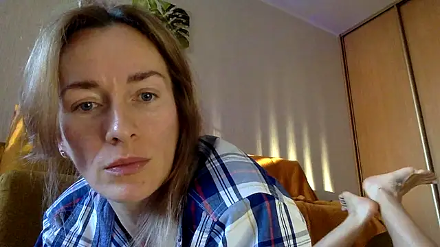 Snapshot of RebeccaMartinez chatting on March 10, 1:43 pm RebeccaMartinez online show from March 10, 1:43 pm