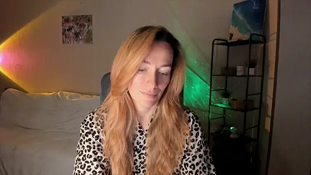 Snapshot of RebeccaMartinez chatting on October 23, 11:31 am RebeccaMartinez online show from October 23, 11:31 am