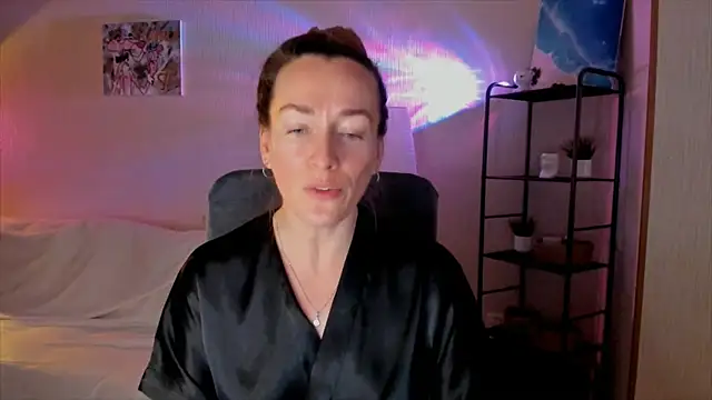 Snapshot of RebeccaMartinez chatting on November 19, 8:47 am RebeccaMartinez online show from November 19, 8:47 am