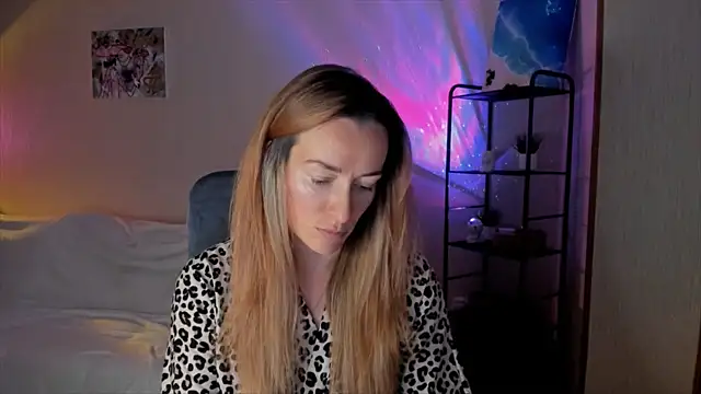 Snapshot of RebeccaMartinez chatting on November 29, 7:19 am RebeccaMartinez online show from November 29, 7:19 am