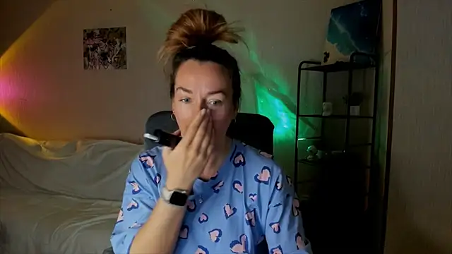 Snapshot of RebeccaMartinez chatting on November 24, 8:36 am RebeccaMartinez online show from November 24, 8:36 am