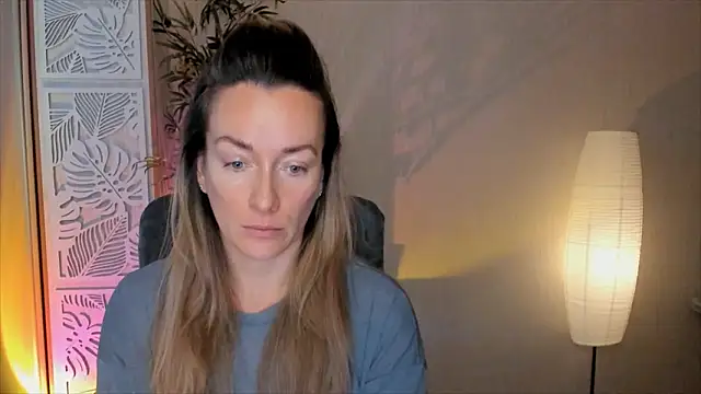 RebeccaMartinez online show from February 6, 5:47 am