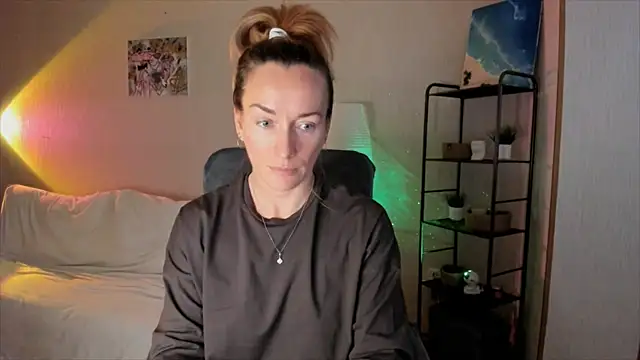 Snapshot of RebeccaMartinez chatting on November 2, 11:26 am RebeccaMartinez online show from November 2, 11:26 am