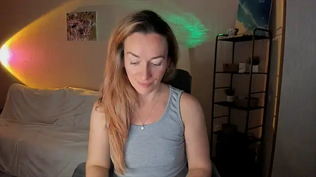 Snapshot of RebeccaMartinez chatting on November 9, 7:34 am RebeccaMartinez online show from November 9, 7:34 am