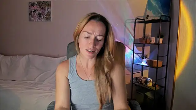 Snapshot of RebeccaMartinez chatting on October 5, 11:23 am RebeccaMartinez online show from October 5, 11:23 am