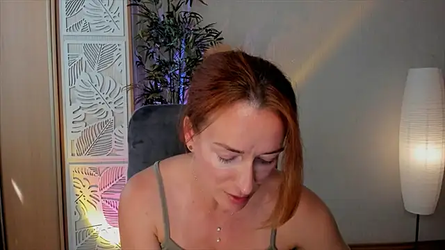 Snapshot of RebeccaMartinez chatting on June 20, 7:57 am RebeccaMartinez online show from June 20, 7:57 am