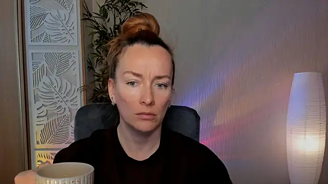 RebeccaMartinez online show from May 4, 6:17 am