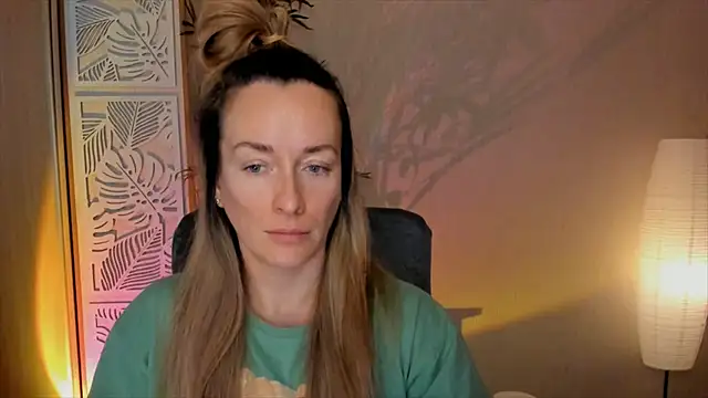 RebeccaMartinez online show from February 14, 6:46 am