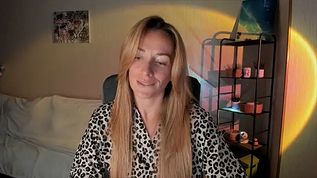 Snapshot of RebeccaMartinez chatting on September 26, 7:59 am RebeccaMartinez online show from September 26, 7:59 am