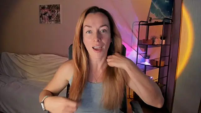 Snapshot of RebeccaMartinez chatting on October 7, 11:33 am RebeccaMartinez online show from October 7, 11:33 am
