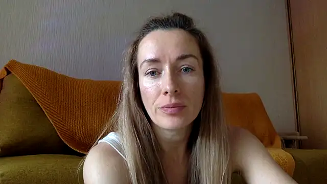 Snapshot of RebeccaMartinez chatting on March 17, 8:29 am RebeccaMartinez online show from March 17, 8:29 am