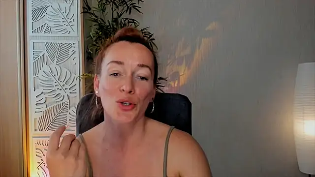 Snapshot of RebeccaMartinez chatting on June 7, 8:08 am RebeccaMartinez online show from June 7, 8:08 am