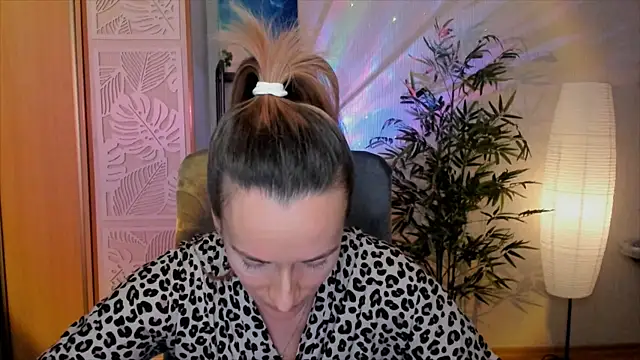 RebeccaMartinez online show from January 10, 11:27 am