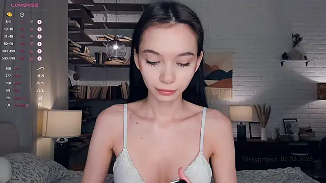 Snapshot of Riskyproject chatting on March 5, 7:05 am Riskyproject online show from March 5, 7:05 am