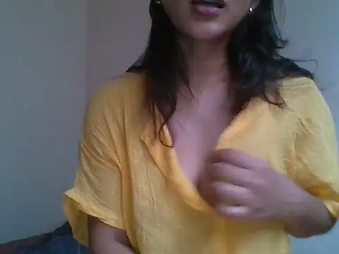 Snapshot of _smiling4u_ chatting on June 19, 8:20 am smiling4u online show from June 19, 8:20 am
