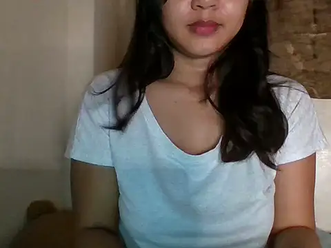 Snapshot of _smiling4u_ chatting on July 13, 1:54 pm smiling4u online show from July 13, 1:54 pm