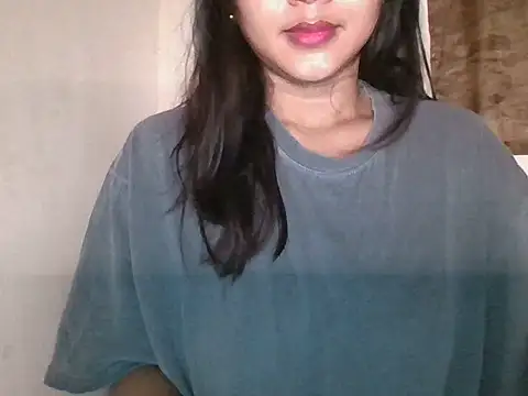 Snapshot of _smiling4u_ chatting on July 17, 5:32 pm smiling4u online show from July 17, 5:32 pm