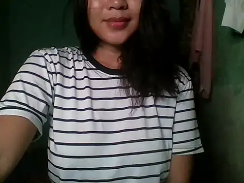 Snapshot of _smiling4u_ chatting on October 28, 3:00 pm smiling4u online show from October 28, 3:00 pm