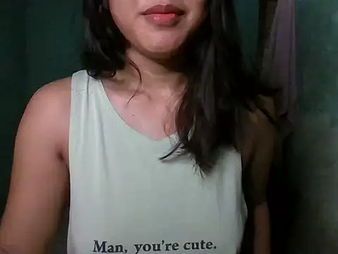 Snapshot of _smiling4u_ chatting on November 30, 3:07 am smiling4u online show from November 30, 3:07 am