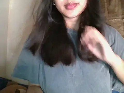 Snapshot of _smiling4u_ chatting on July 15, 12:23 pm smiling4u online show from July 15, 12:23 pm