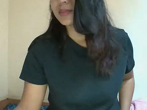 Snapshot of _smiling4u_ chatting on July 13, 1:38 am smiling4u online show from July 13, 1:38 am