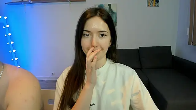 PollyFlame online show from April 3, 8:37 pm