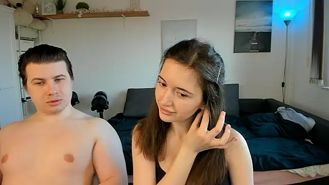 Snapshot of PollyFlame chatting on March 7, 6:57 am PollyFlame online show from March 7, 6:57 am