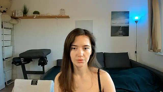 Snapshot of PollyFlame chatting on March 6, 6:19 am PollyFlame online show from March 6, 6:19 am