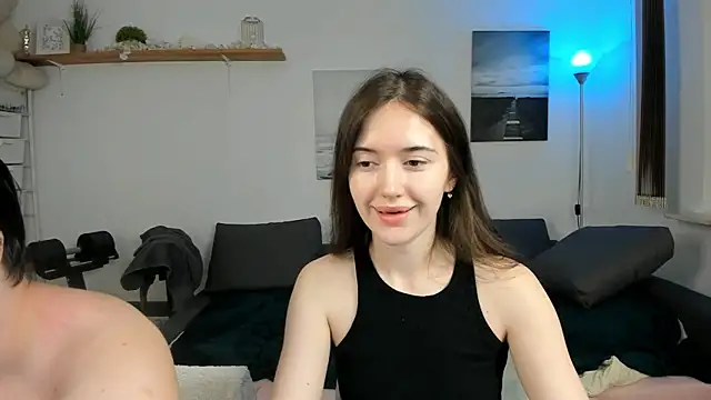 Snapshot of PollyFlame chatting on March 10, 8:23 pm PollyFlame online show from March 10, 8:23 pm