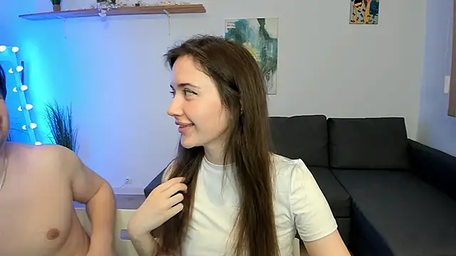 Snapshot of PollyFlame chatting on November 16, 8:24 pm PollyFlame online show from November 16, 8:24 pm