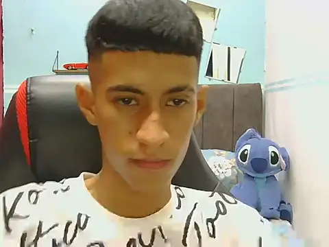 Angelstripboy online show from June 10, 11:06 pm