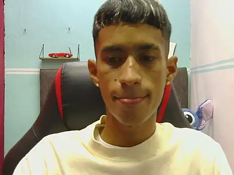 Angelstripboy online show from May 1, 5:51 pm