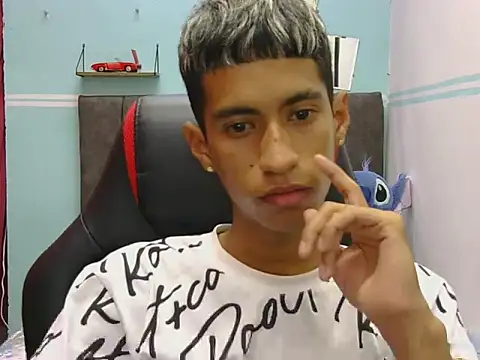 Angelstripboy online show from March 14, 4:24 pm