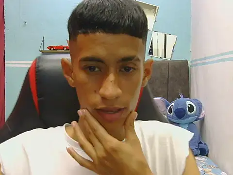 Angelstripboy online show from June 16, 9:48 pm