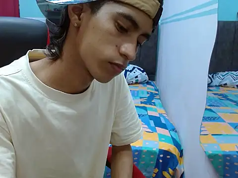 Angelstripboy online show from March 18, 12:40 am