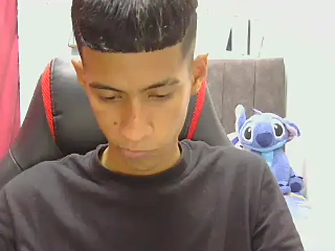 Angelstripboy online show from May 29, 5:41 pm