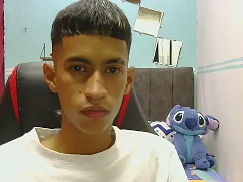 Angelstripboy online show from May 12, 11:11 pm
