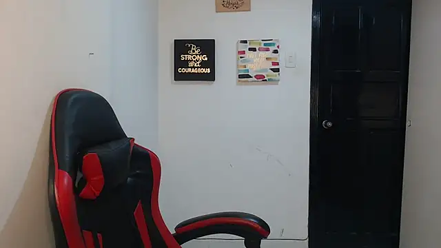 Liamiler01  online show from October 22, 12:37 pm