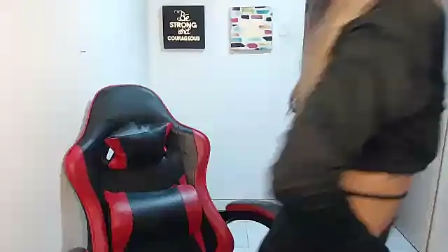 Liamiler01  online show from February 3, 11:59 am