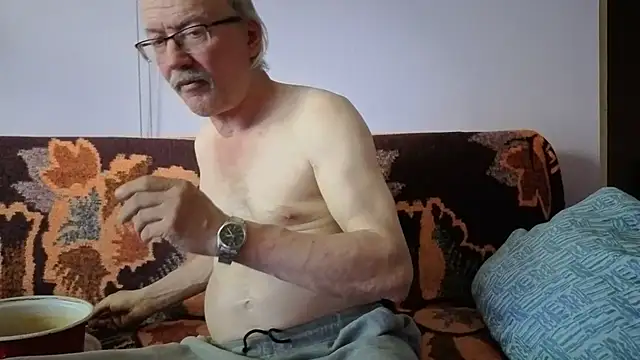 cumloverboyxx69 online show from May 27, 12:23 pm
