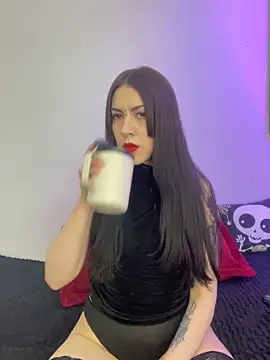 Snapshot of Amy_Aloqua chatting on October 29, 3:22 pm Amy Aloqua online show from October 29, 3:22 pm