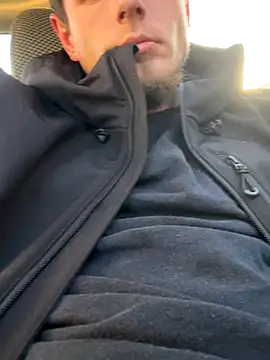 Snapshot of Rusikk66 chatting on October 31, 1:52 pm Rusikk66 online show from October 31, 1:52 pm