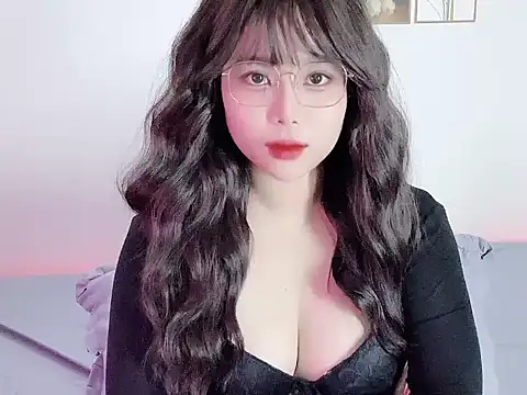 Snapshot of __Lyly__ chatting on November 3, 2:28 am Lyly online show from November 3, 2:28 am