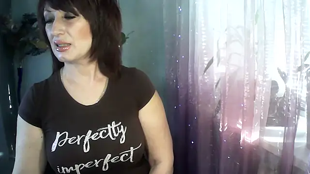 Snapshot of Faraira17 chatting on February 23, 5:52 am Faraira17 online show from February 23, 5:52 am